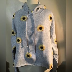 Women’s size XXL NWT no boundaries gray sweatshirt